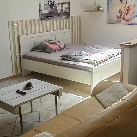 Wow Sleeping Bed & Breakfast Miklavž na Dravskem Polju Екстериор снимка